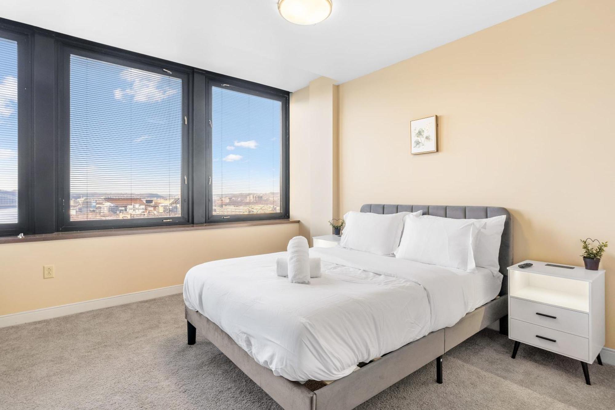 Luxury High Rise 1Bd River Views Downtown 匹兹堡 外观 照片